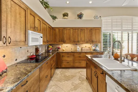 $1,850,000 | 8201 East Kalil Drive, Scottsdale, AZ 85260