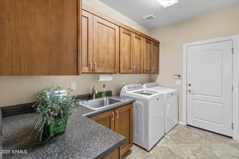 $1,850,000 | 8201 East Kalil Drive, Scottsdale, AZ 85260