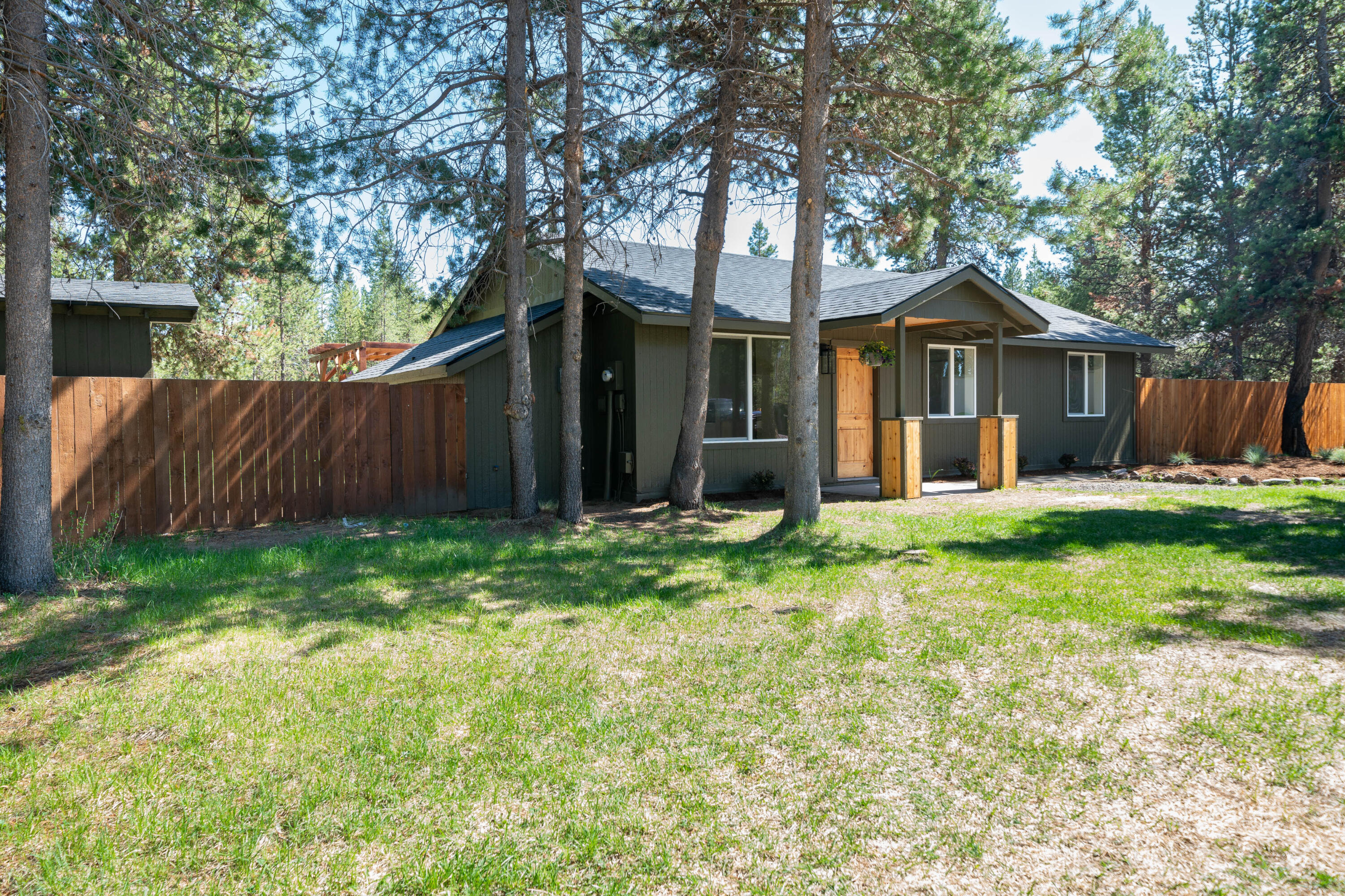 56074 Snow Goose Road Bend, OR 97707 - Photo 3 of 28 DSC04256