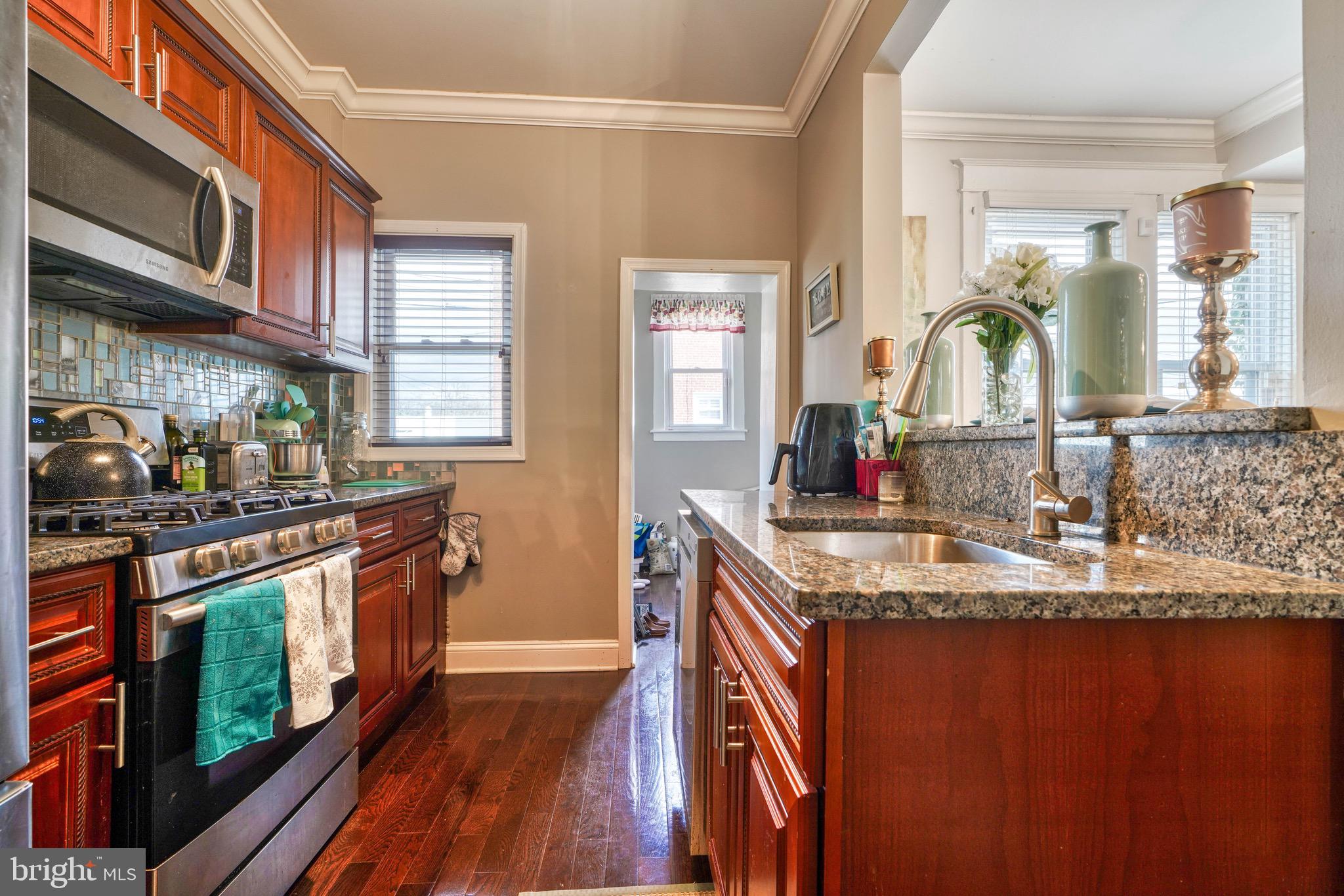 17 South Tremont Road Baltimore, MD 21229 - Photo 12 of 46 Gallery Image 12