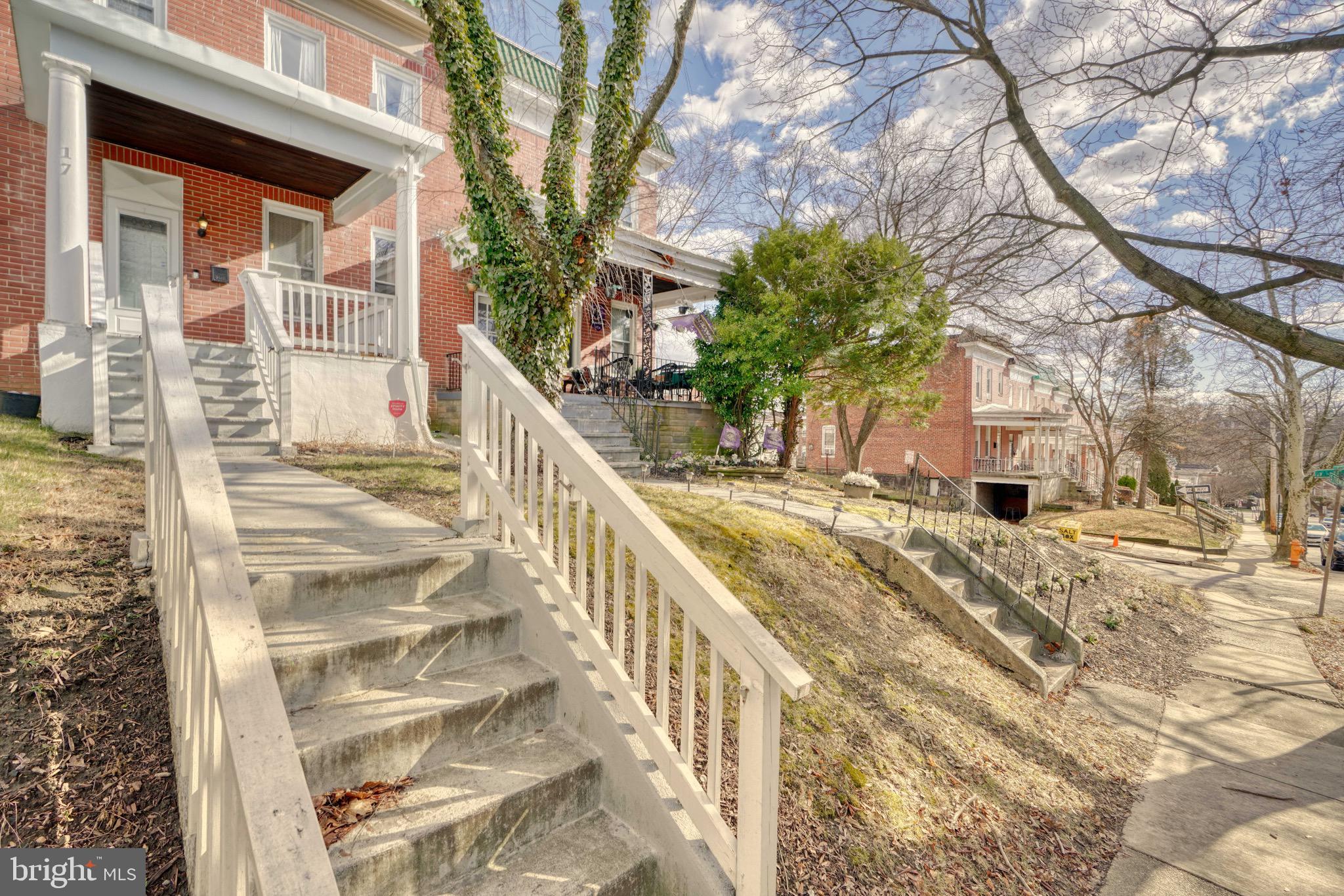 17 South Tremont Road Baltimore, MD 21229 - Photo 3 of 46 Gallery Image 3