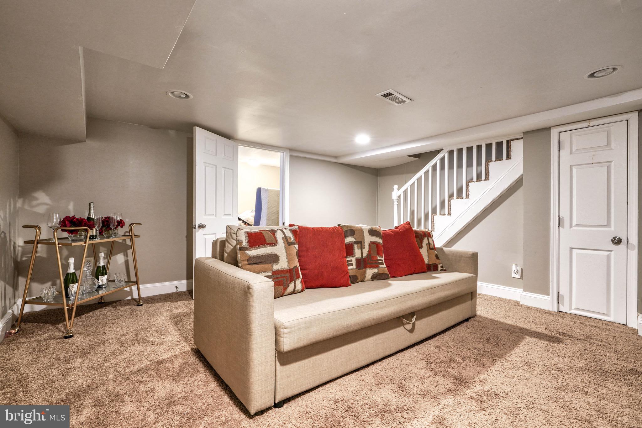 17 South Tremont Road Baltimore, MD 21229 - Photo 31 of 46 Gallery Image 31