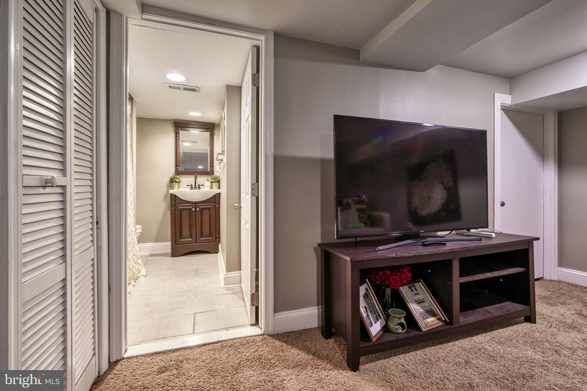 17 South Tremont Road Baltimore, MD 21229 - Photo 34 of 46 Gallery Image 34