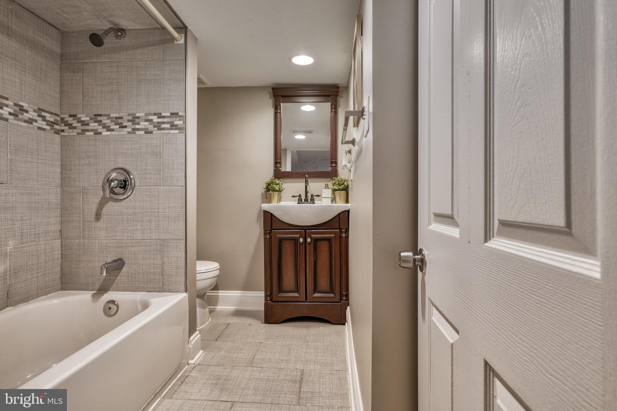 17 South Tremont Road Baltimore, MD 21229 - Photo 35 of 46 Gallery Image 35