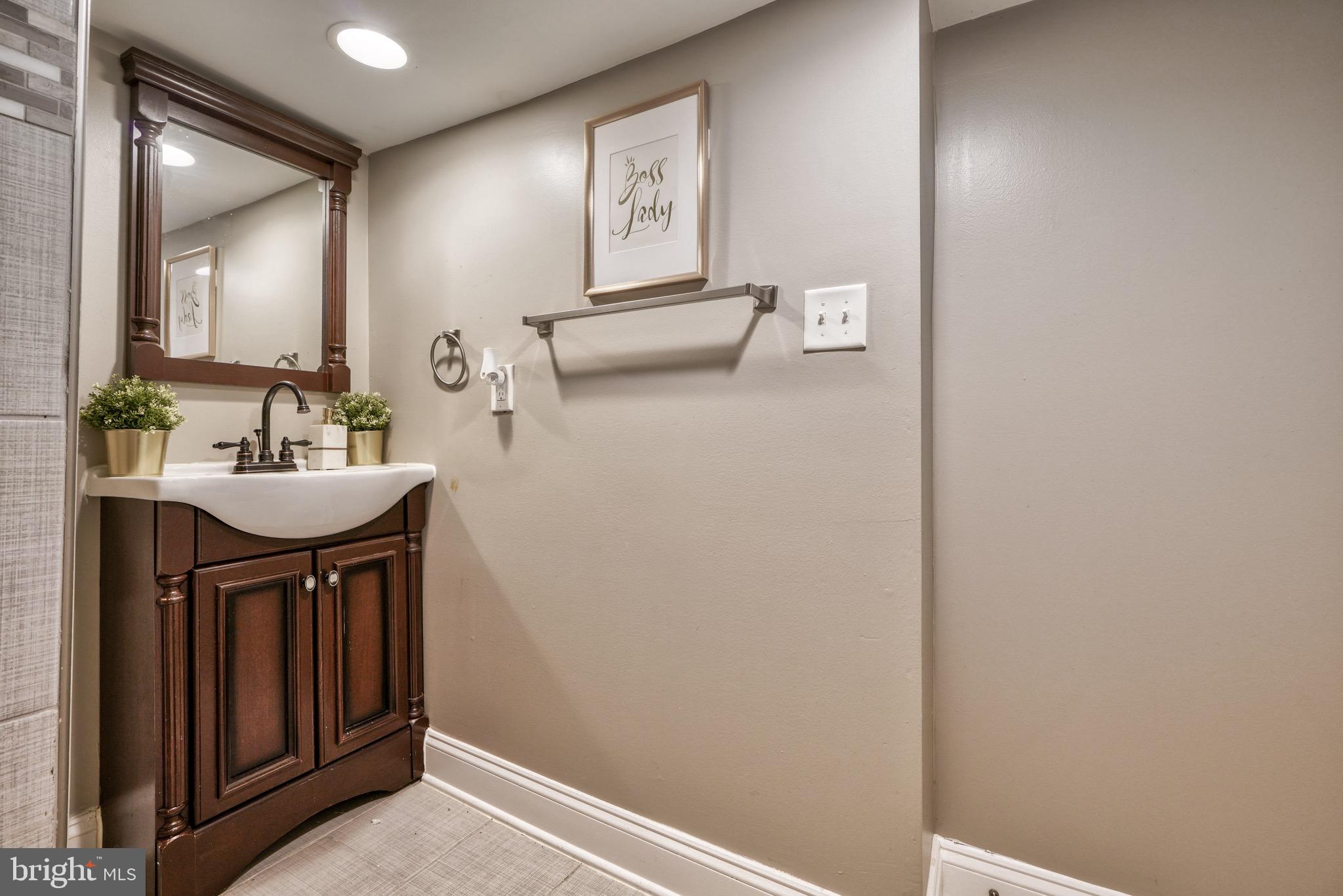 17 South Tremont Road Baltimore, MD 21229 - Photo 38 of 46 Gallery Image 38