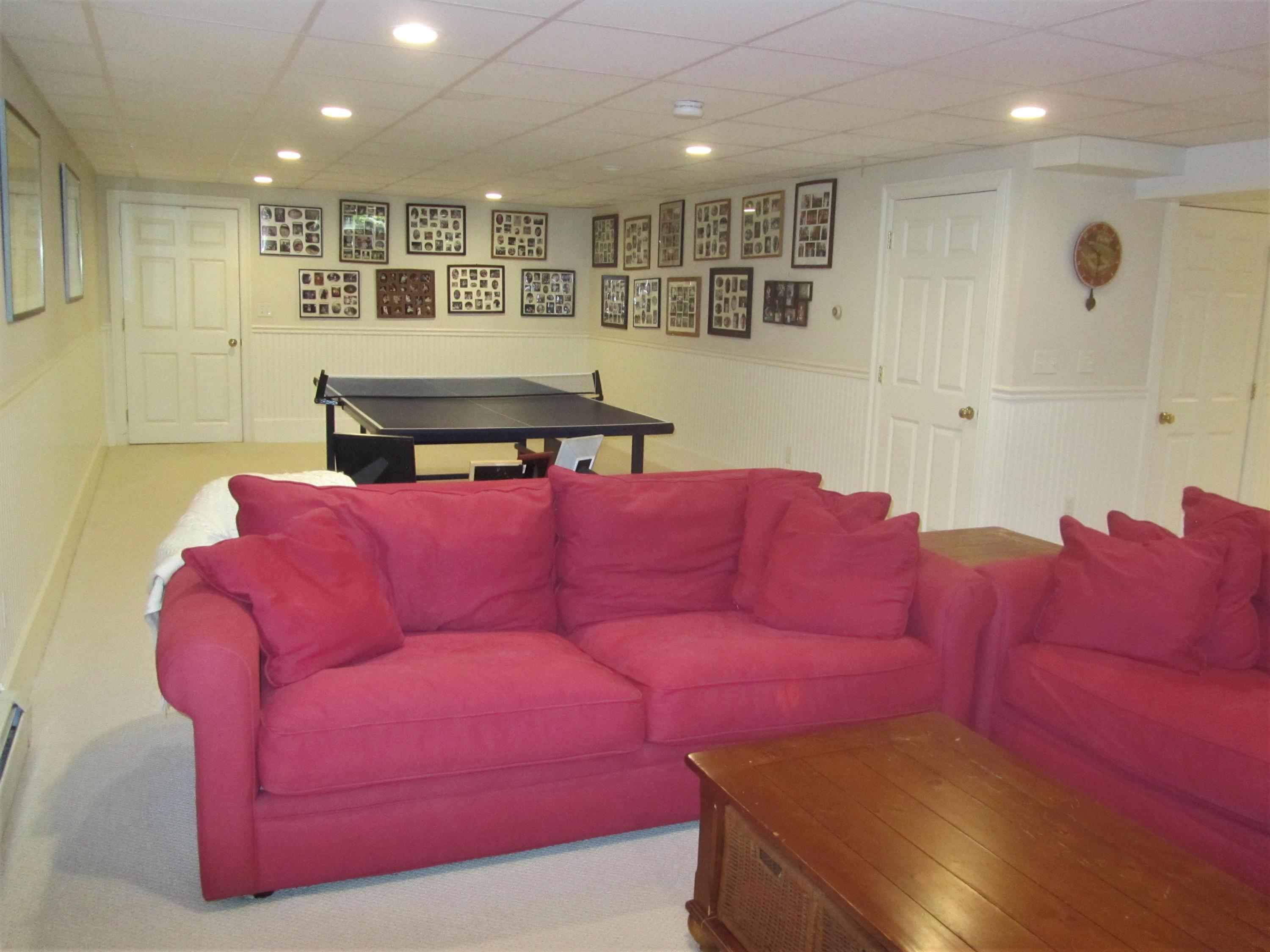 23 Rivers Edge Drive Kennebunk, ME 04043 - Photo 35 of 36 Jordan pool table