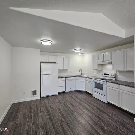 $360,000 | 2746 Southwest Umatilla Court, Redmond, OR 97756