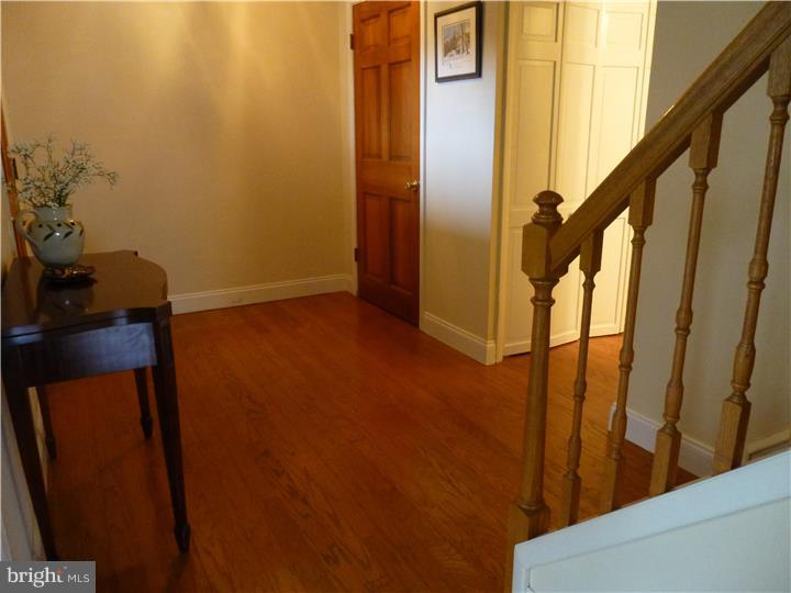 558 Lamplighter Road Horsham, PA 19044 - Photo 2 of 25 Foyer