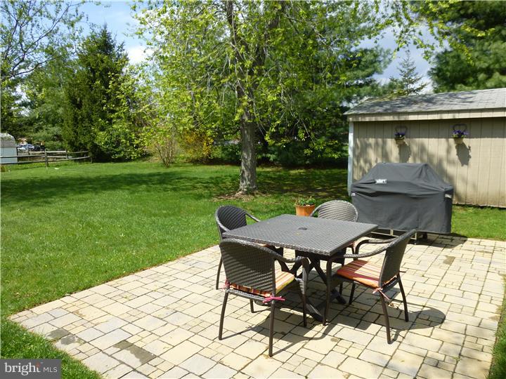 558 Lamplighter Road Horsham, PA 19044 - Photo 23 of 25 Patio