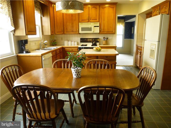 558 Lamplighter Road Horsham, PA 19044 - Photo 4 of 25 Kitchen