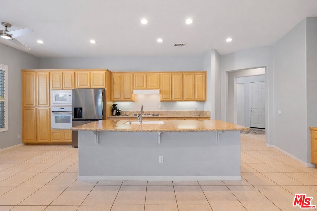 37 Shoreline Drive Rancho Mirage, CA 92270 - Photo 9 of 33