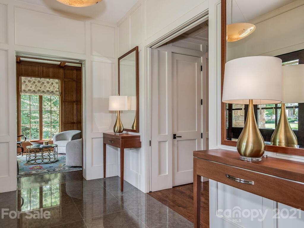 8424 Eagle Glen Charlotte, NC 28210 - Photo 9 of 48 a kitchen with a sink and a refrigerator