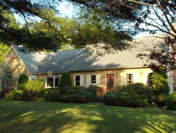 4 Old Schoolhouse Road Rochester, MA 02770 - Photo 1 of 25