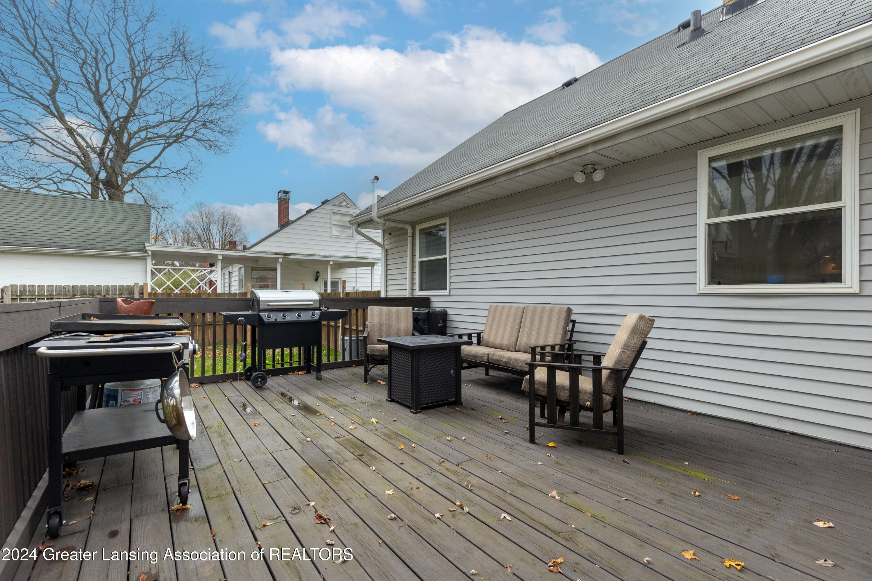 322 East Sheridan Road Lansing, MI 48906 - Photo 22 of 28 Deck