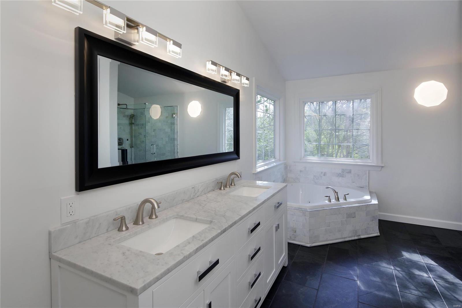 801 North Spoede Road St. Louis, MO 63141 - Photo 19 of 31 Gallery Image 19