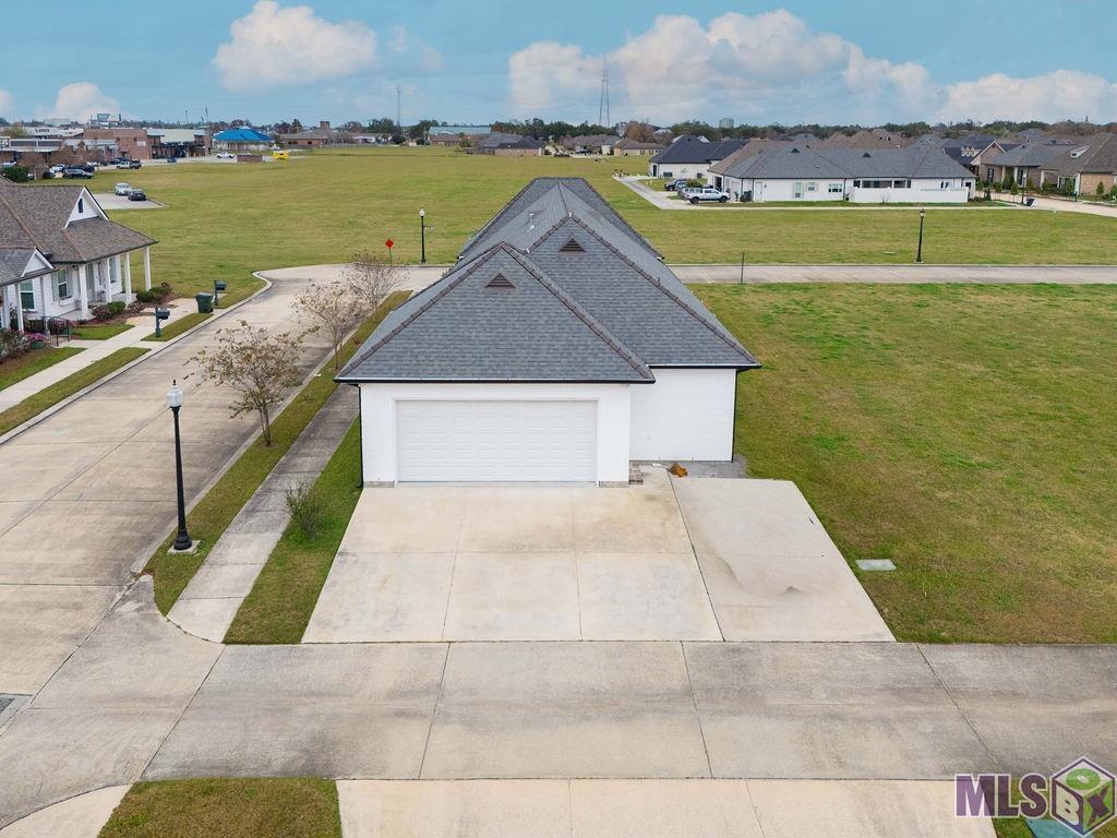 200 Rue Saint Sydney Houma, LA 70360 - Photo 3 of 23