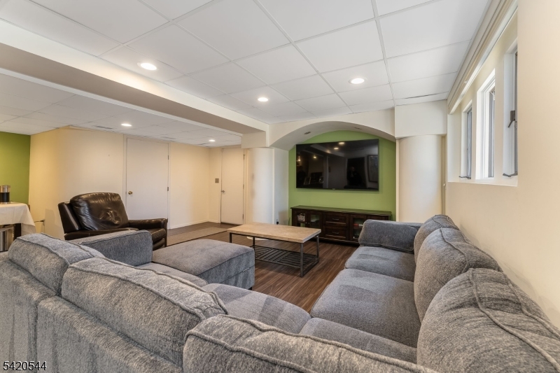 828 Star View Way Bridgewater, NJ 08807 - Photo 25 of 39