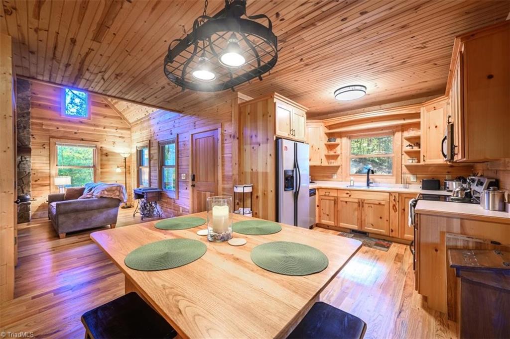 87 Prater Cove Road Franklin, NC 28734 - Photo 16 of 35