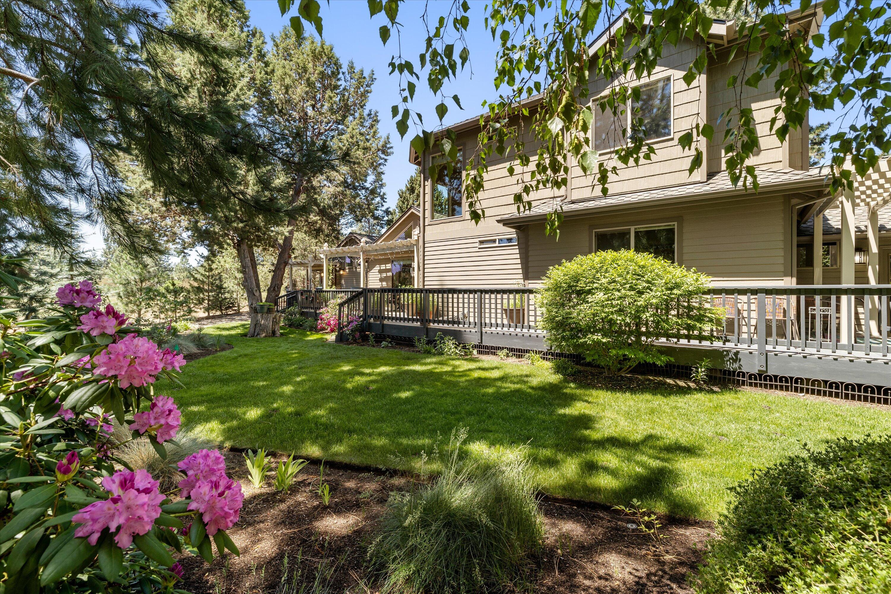 60604 Woodside Road Bend, OR 97702 - Photo 56 of 99 back yard