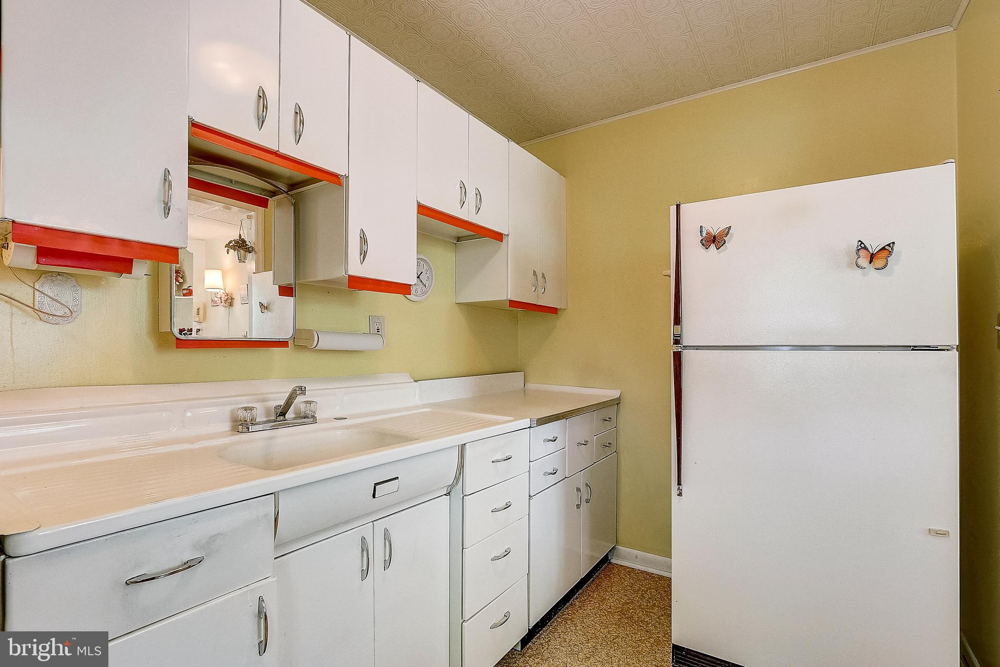 2411 Meadow Road Baltimore, MD 21222 - Photo 12 of 40