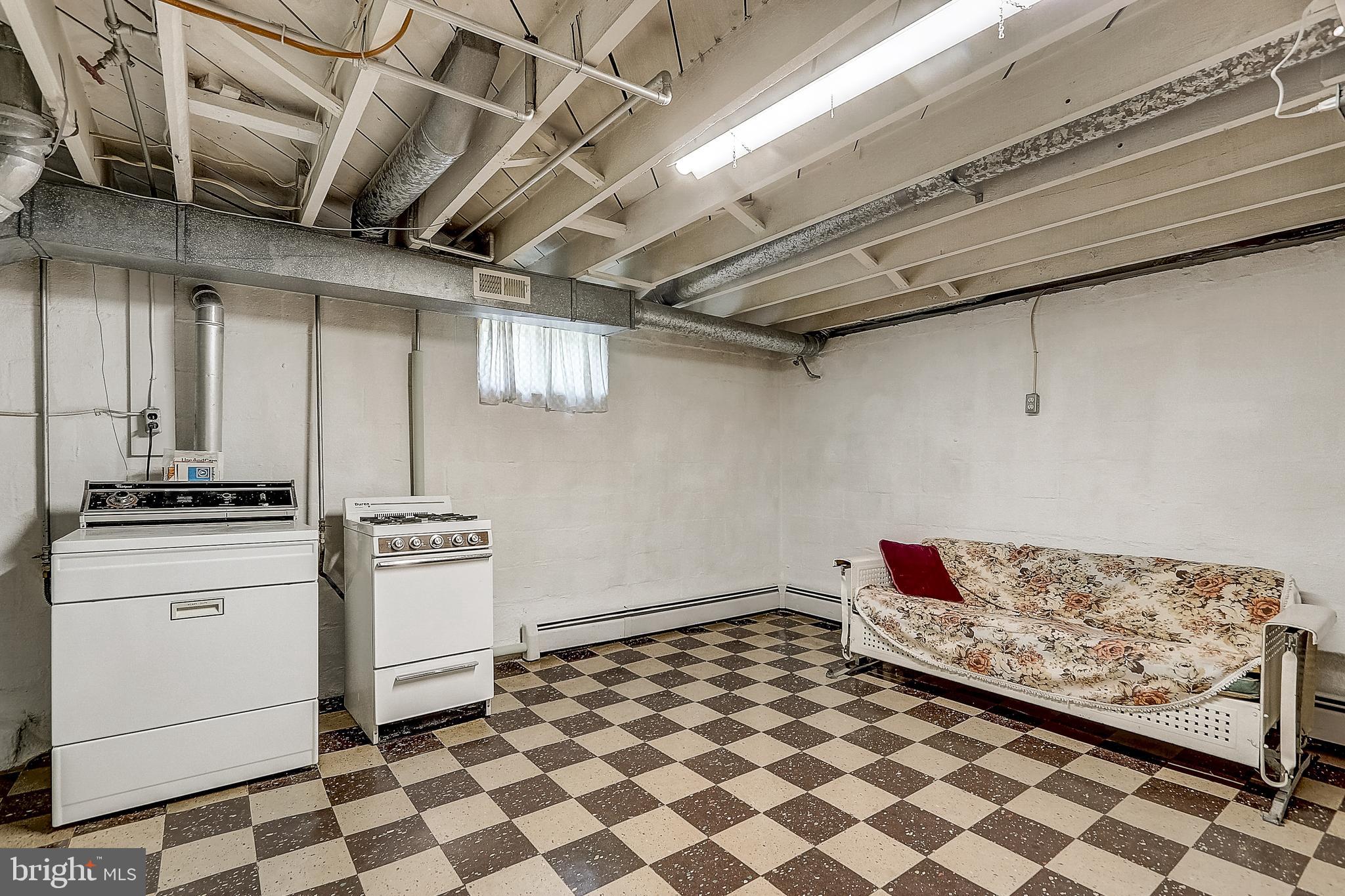 2411 Meadow Road Baltimore, MD 21222 - Photo 17 of 40