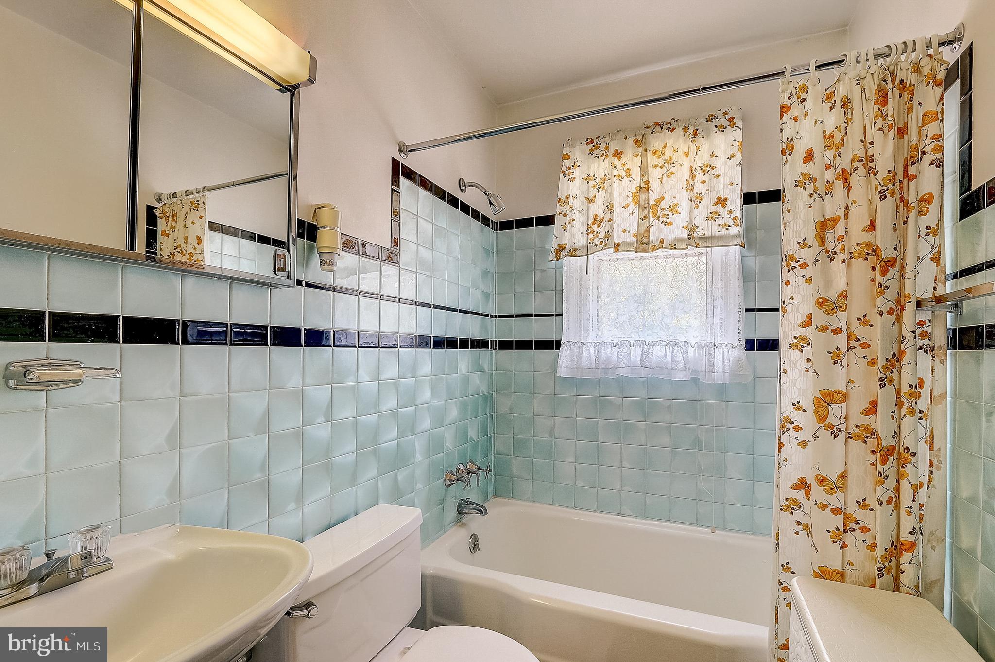 2411 Meadow Road Baltimore, MD 21222 - Photo 21 of 40