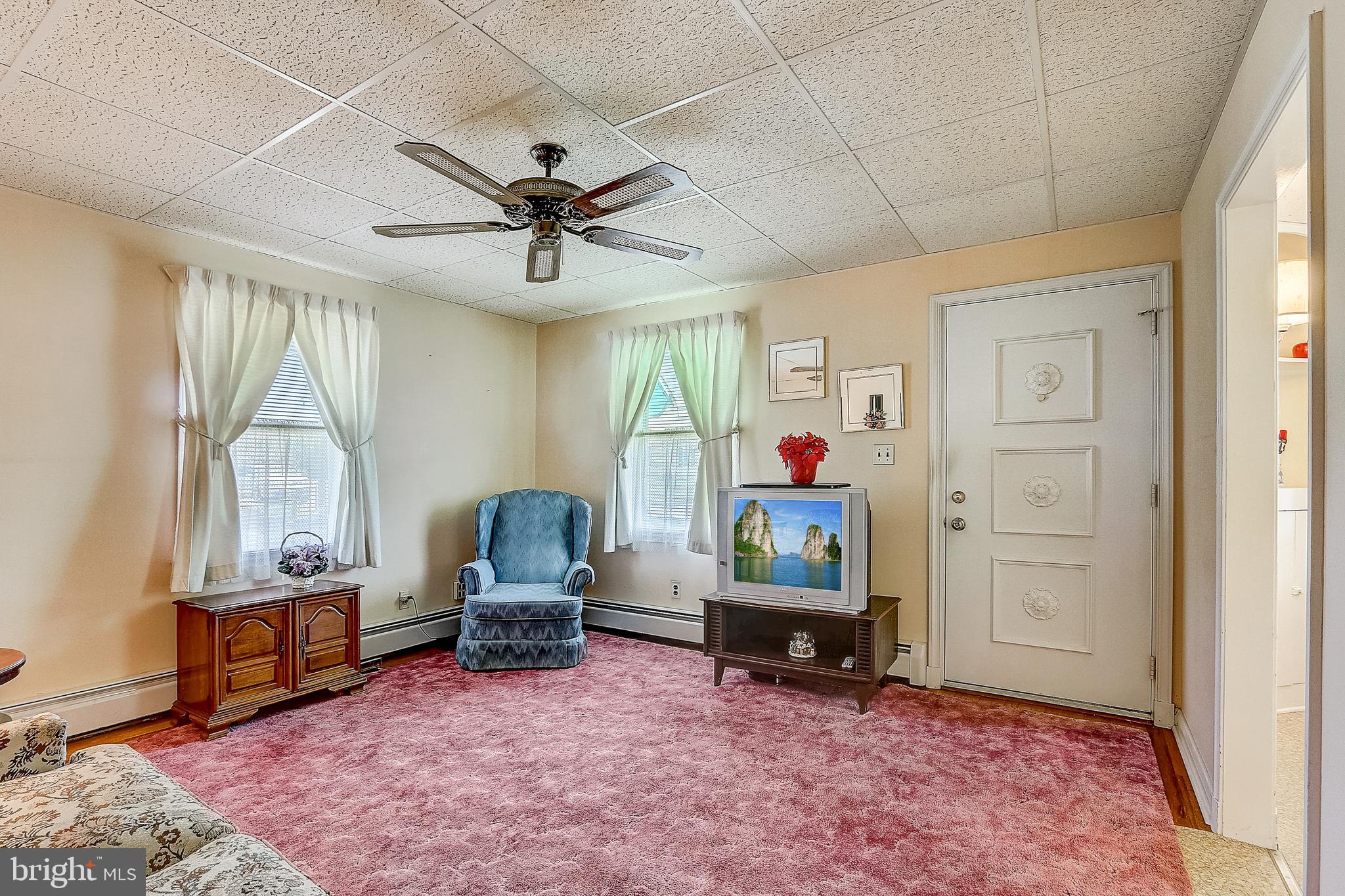 2411 Meadow Road Baltimore, MD 21222 - Photo 5 of 40