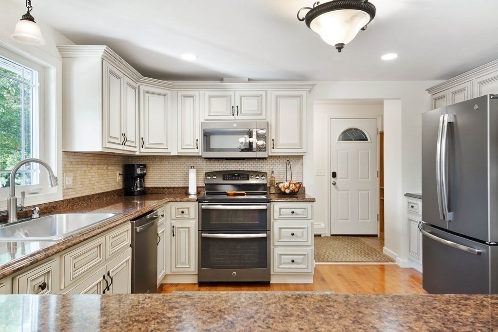 92 Russellville Road Southampton, MA 01073 - Photo 11 of 42