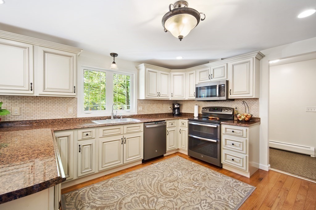 92 Russellville Road Southampton, MA 01073 - Photo 8 of 42