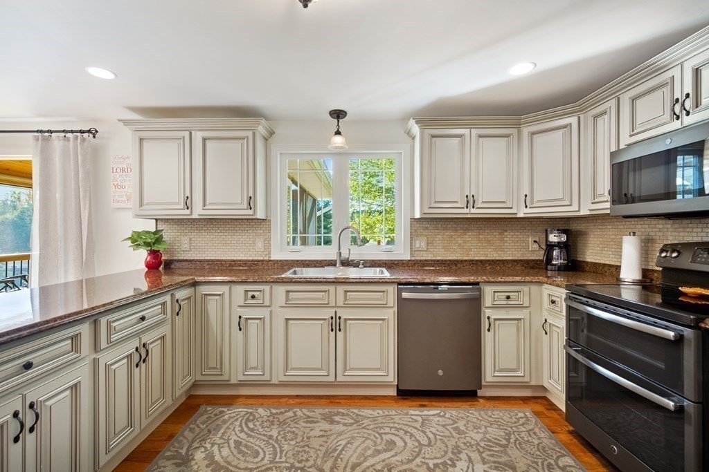 92 Russellville Road Southampton, MA 01073 - Photo 9 of 42