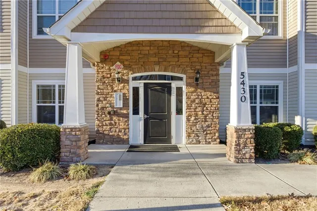 $162,900 | 5430 Forester Drive, Unit 2D, High Point, NC 27265