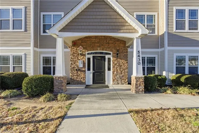$162,900 | 5430 Forester Drive, Unit 2D, High Point, NC 27265