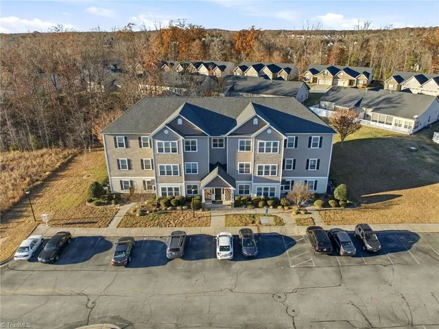 $162,900 | 5430 Forester Drive, Unit 2D, High Point, NC 27265