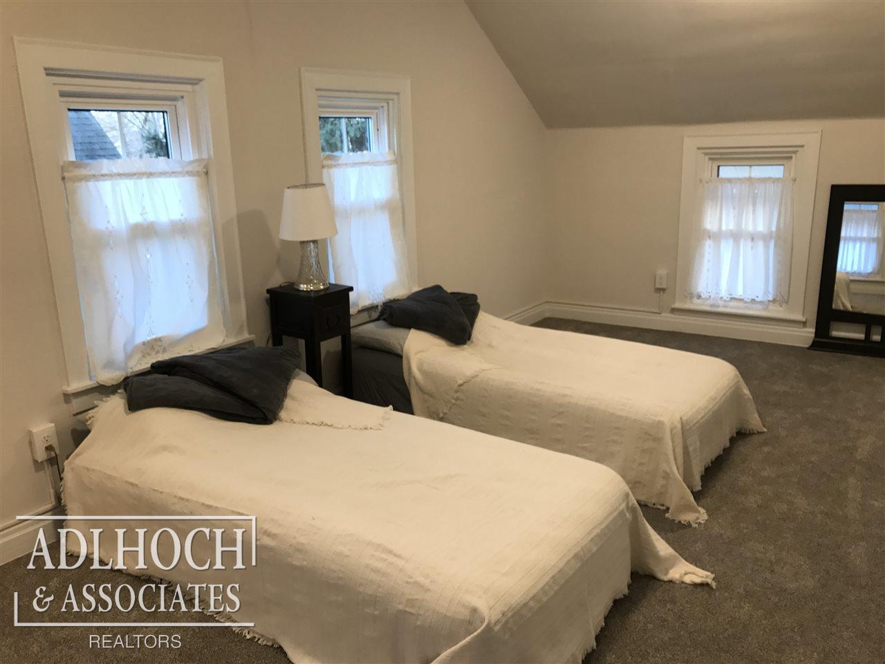 112 Muir Road Grosse Pointe, MI 48236 - Photo 16 of 30 31368155-15.JPG