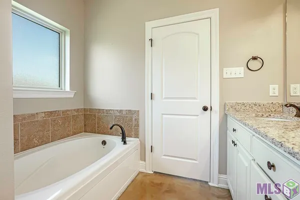 $289,900 | 4732 Stonewall Drive, Addis, LA 70710