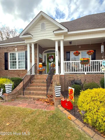 $547,500 | 349 Barwick Drive, Washington, NC 27889