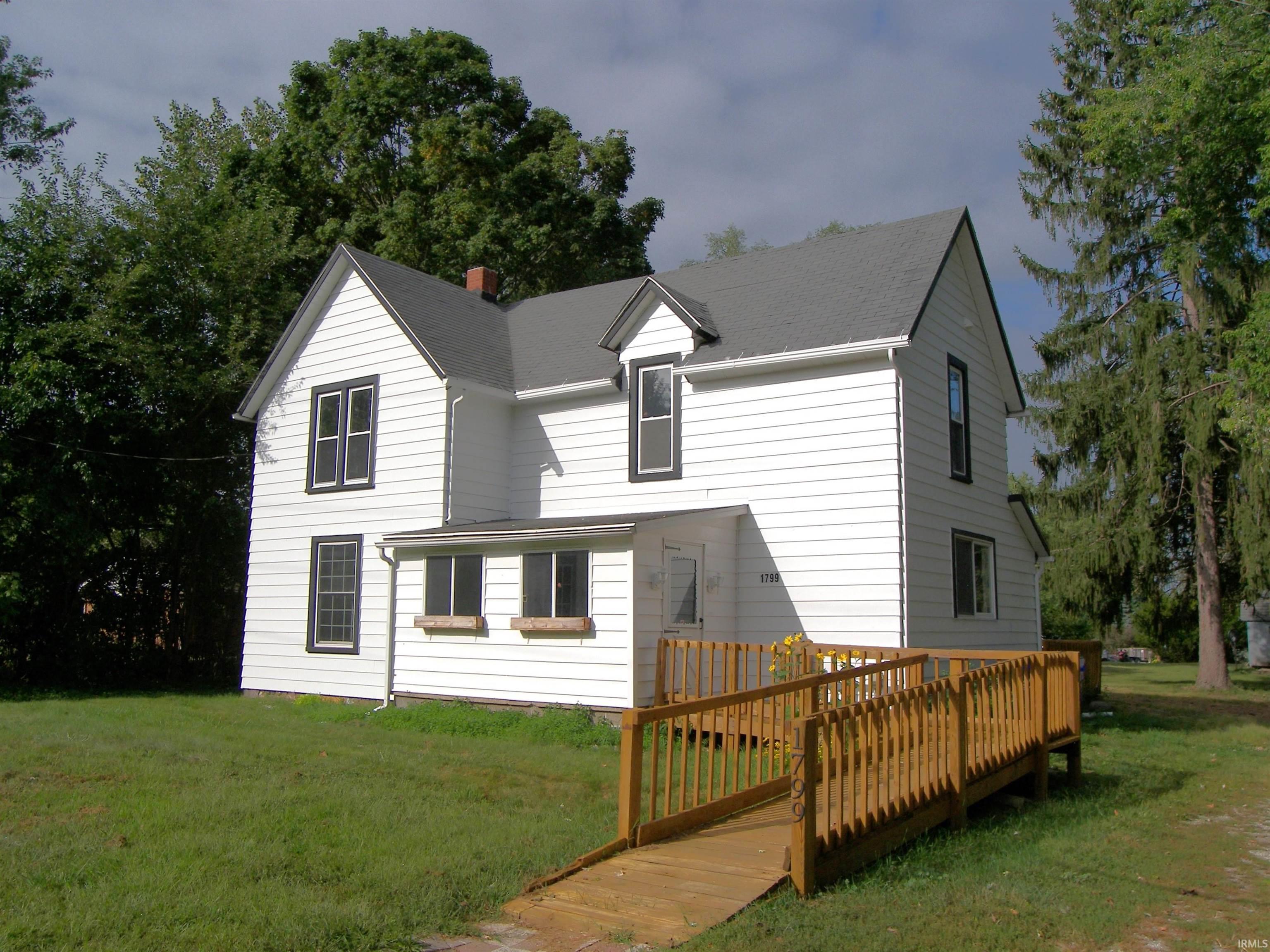 1799 South Packerton Road Winona Lake, IN 46590 - Photo 1 of 36 Gallery Image 1