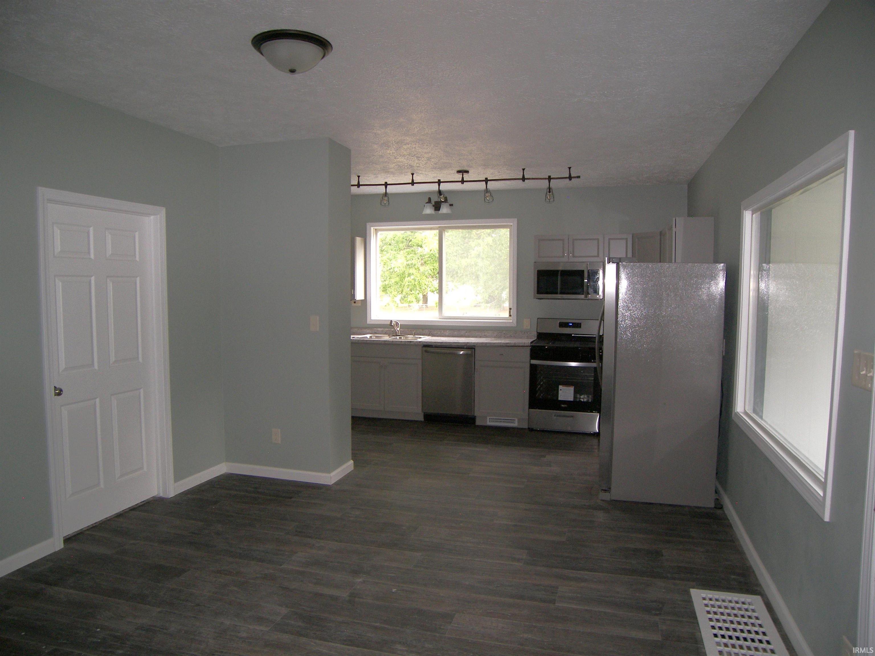 1799 South Packerton Road Winona Lake, IN 46590 - Photo 14 of 36 Gallery Image 14