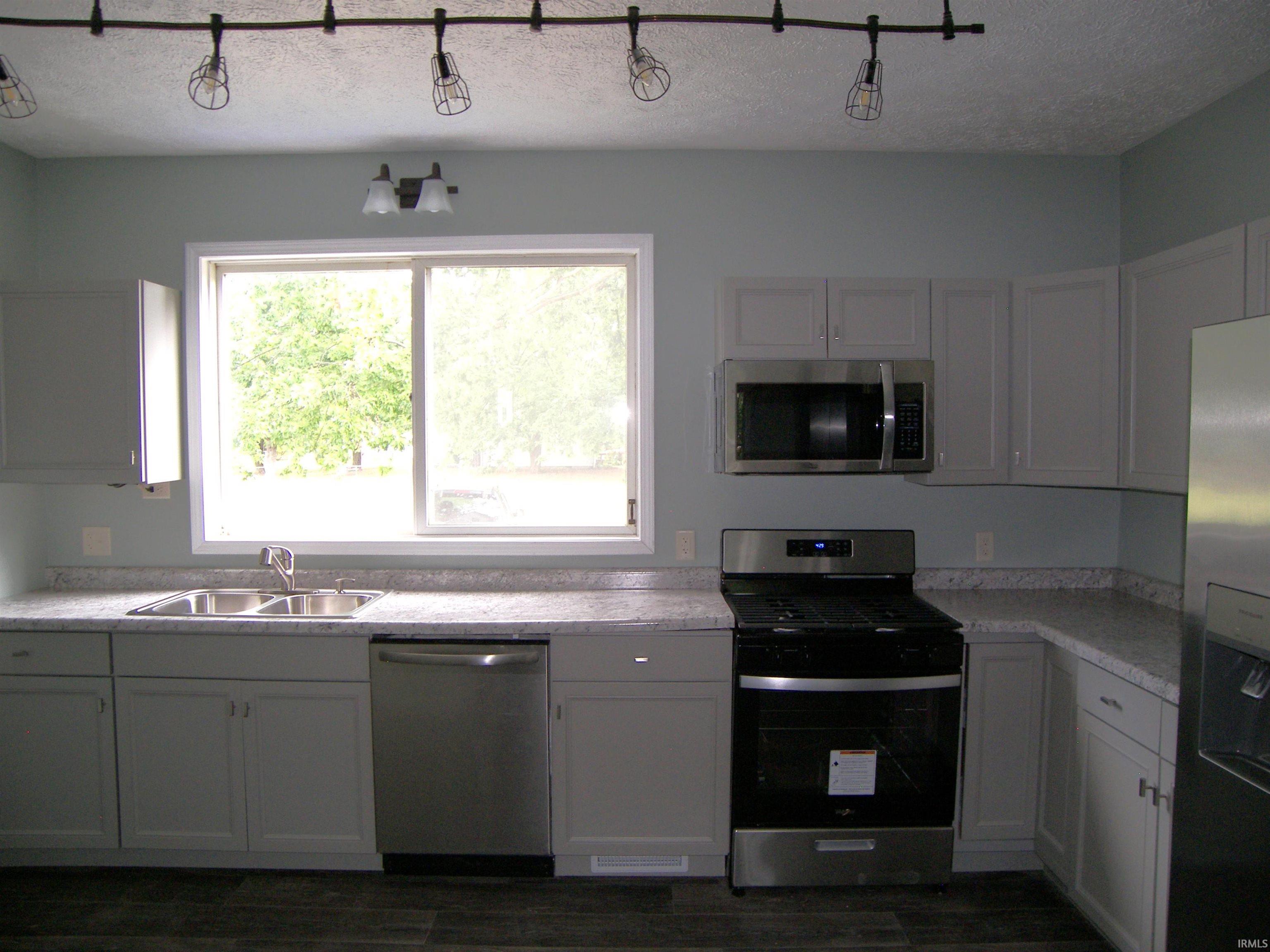 1799 South Packerton Road Winona Lake, IN 46590 - Photo 15 of 36 Gallery Image 15