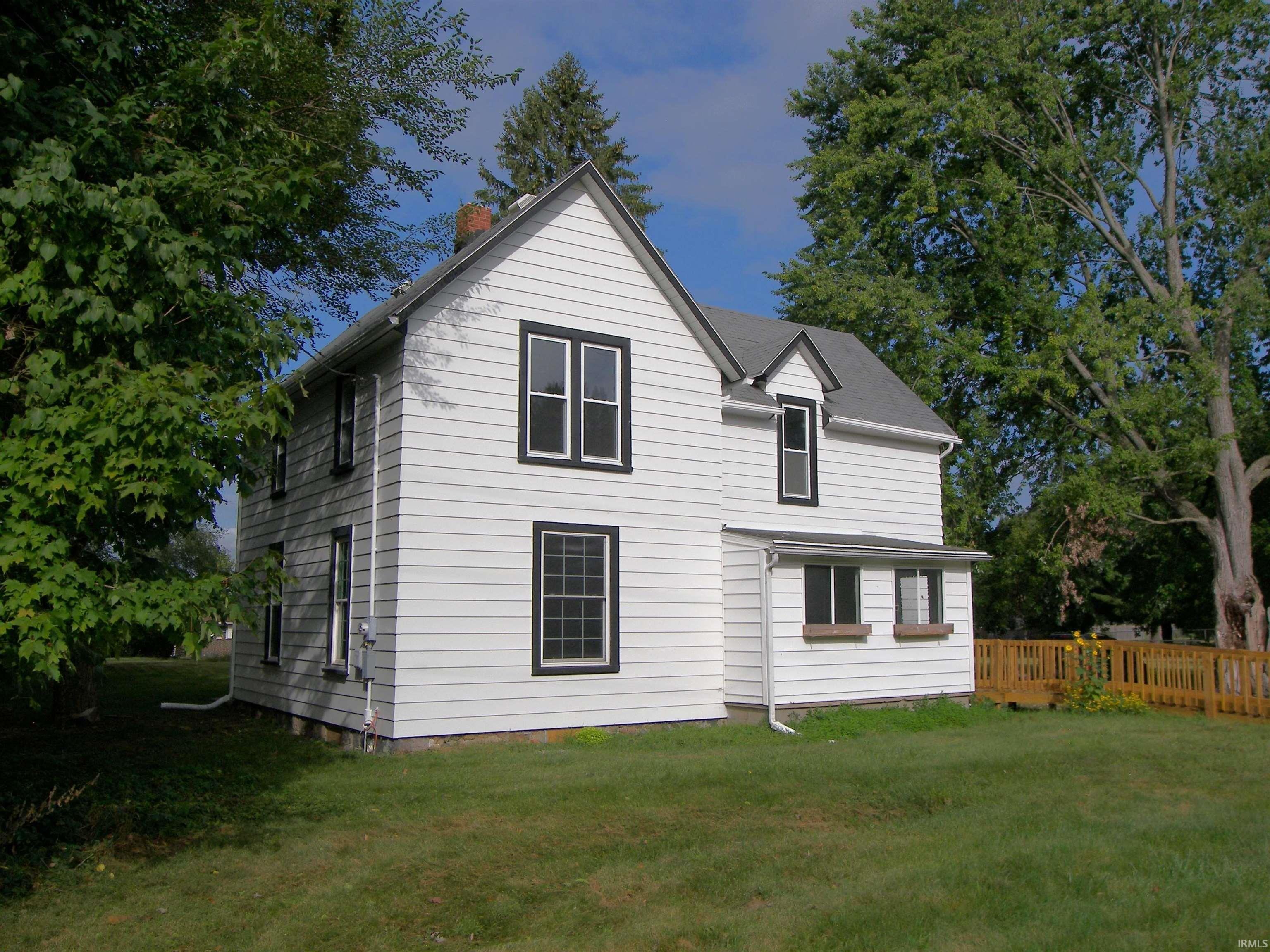 1799 South Packerton Road Winona Lake, IN 46590 - Photo 3 of 36 Gallery Image 3