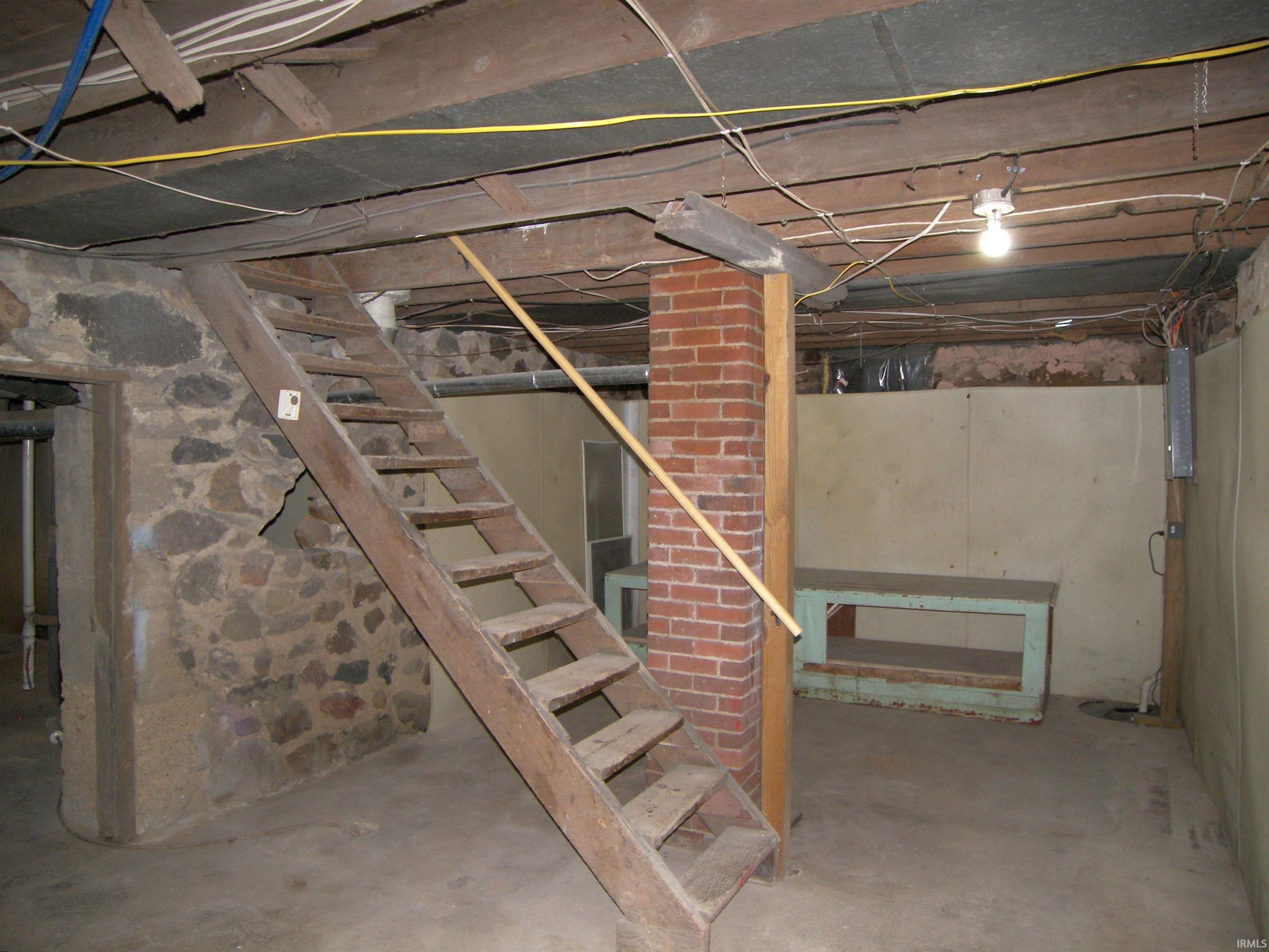 1799 South Packerton Road Winona Lake, IN 46590 - Photo 32 of 36 Gallery Image 32