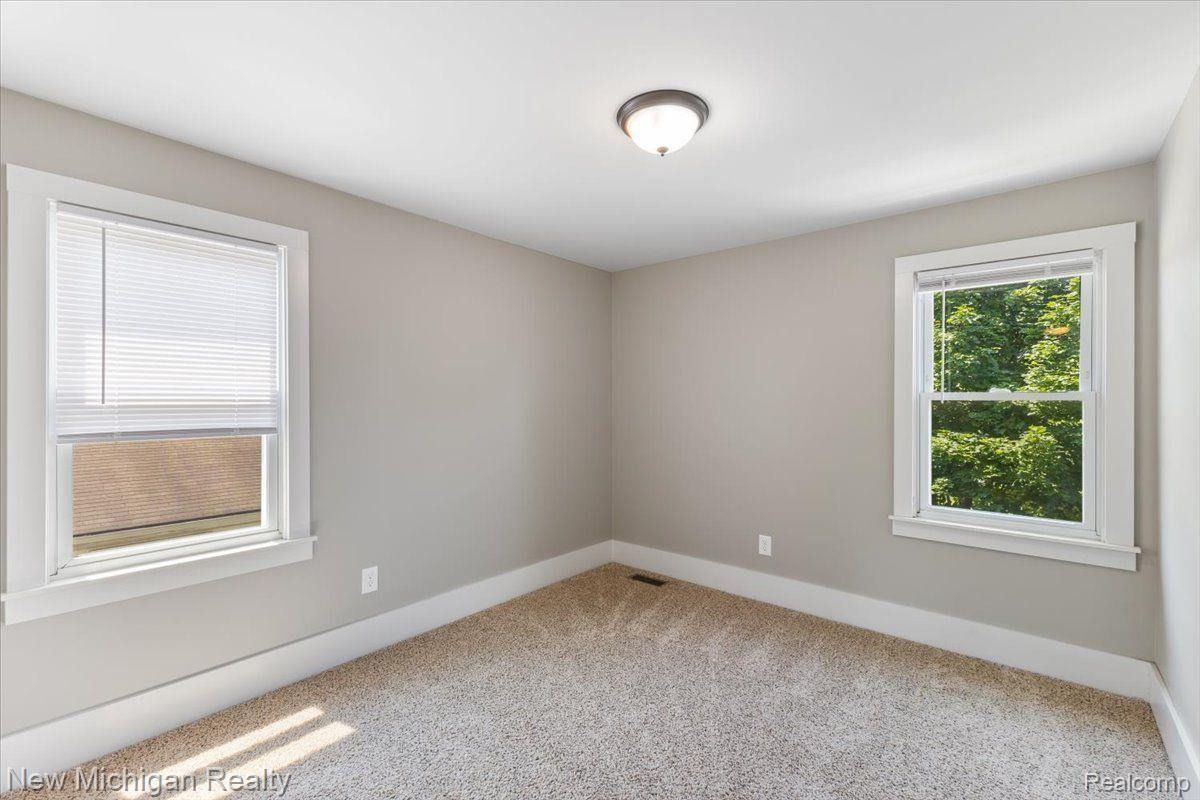 2994 Cumberland Road Berkley, MI 48072 - Photo 14 of 37 Bedroom 2