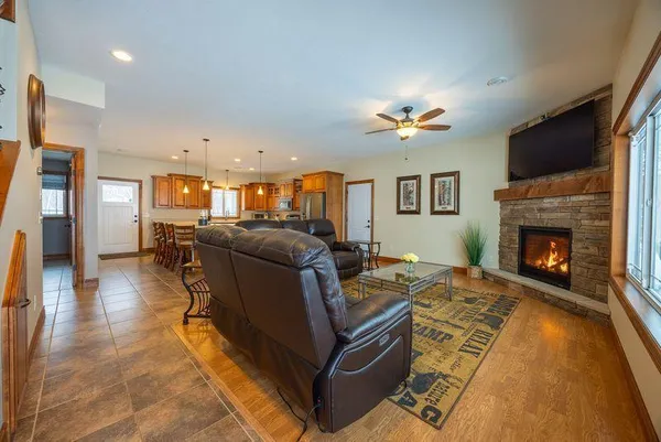 $799,000 | 33332 Lone Pine Drive, Browerville, MN 56438