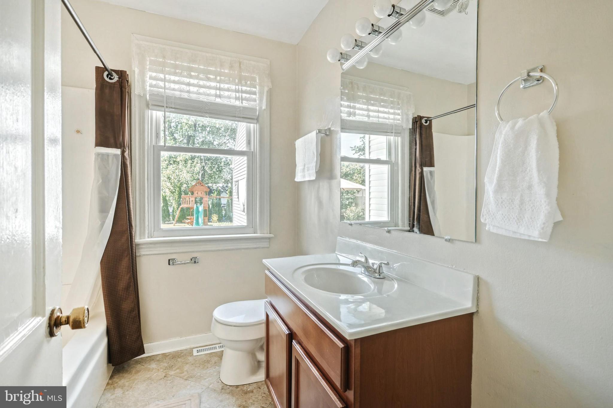 204 Lyndhurst Road York, PA 17402 - Photo 15 of 34 Gallery Image 15