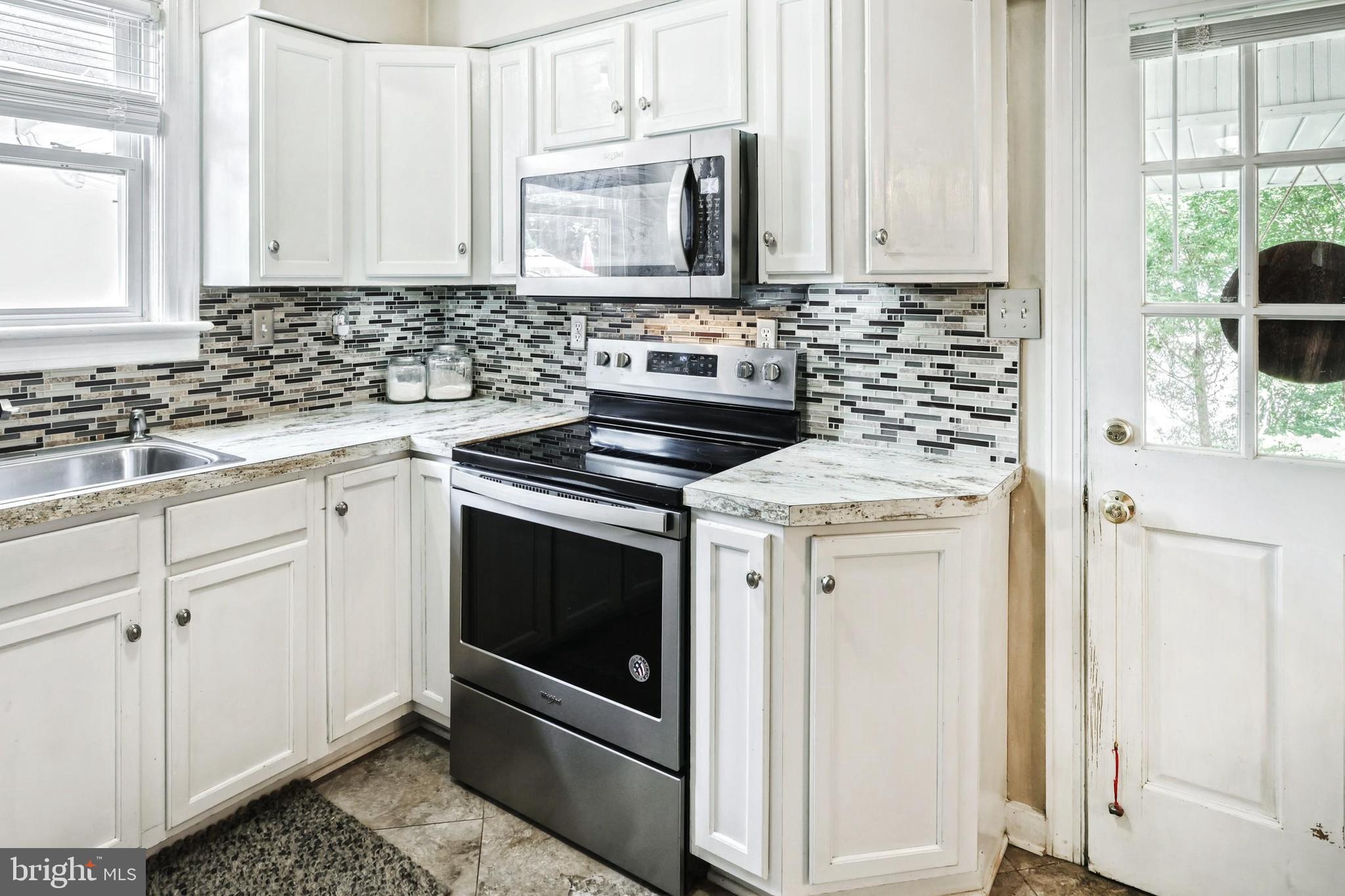 204 Lyndhurst Road York, PA 17402 - Photo 21 of 34 Gallery Image 21