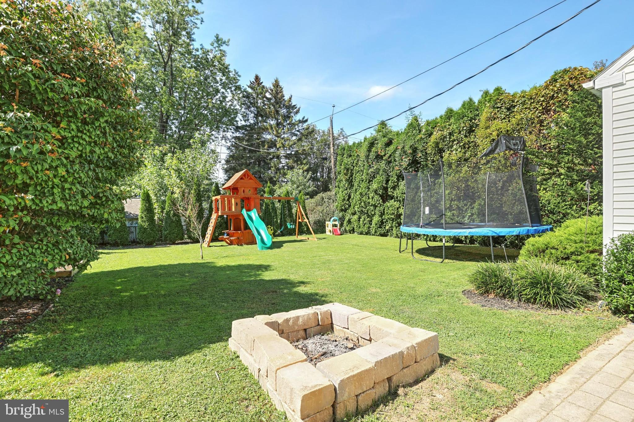 204 Lyndhurst Road York, PA 17402 - Photo 6 of 34 Gallery Image 6
