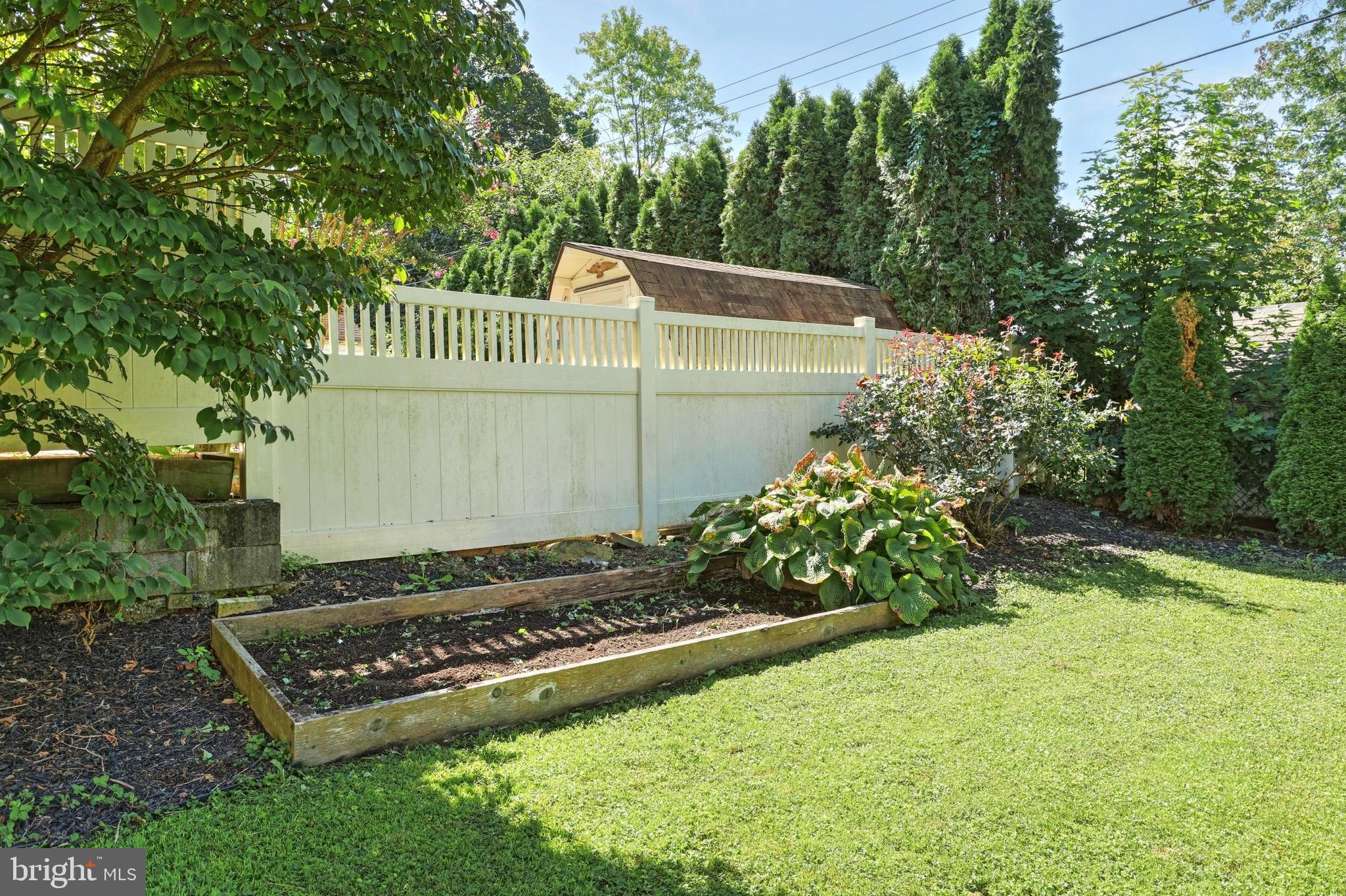 204 Lyndhurst Road York, PA 17402 - Photo 8 of 34 Gallery Image 8