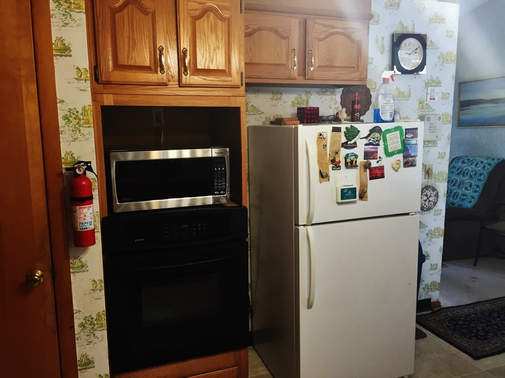 41 Crestwood Road Leicester, MA 01524 - Photo 9 of 27 Gallery Image 9