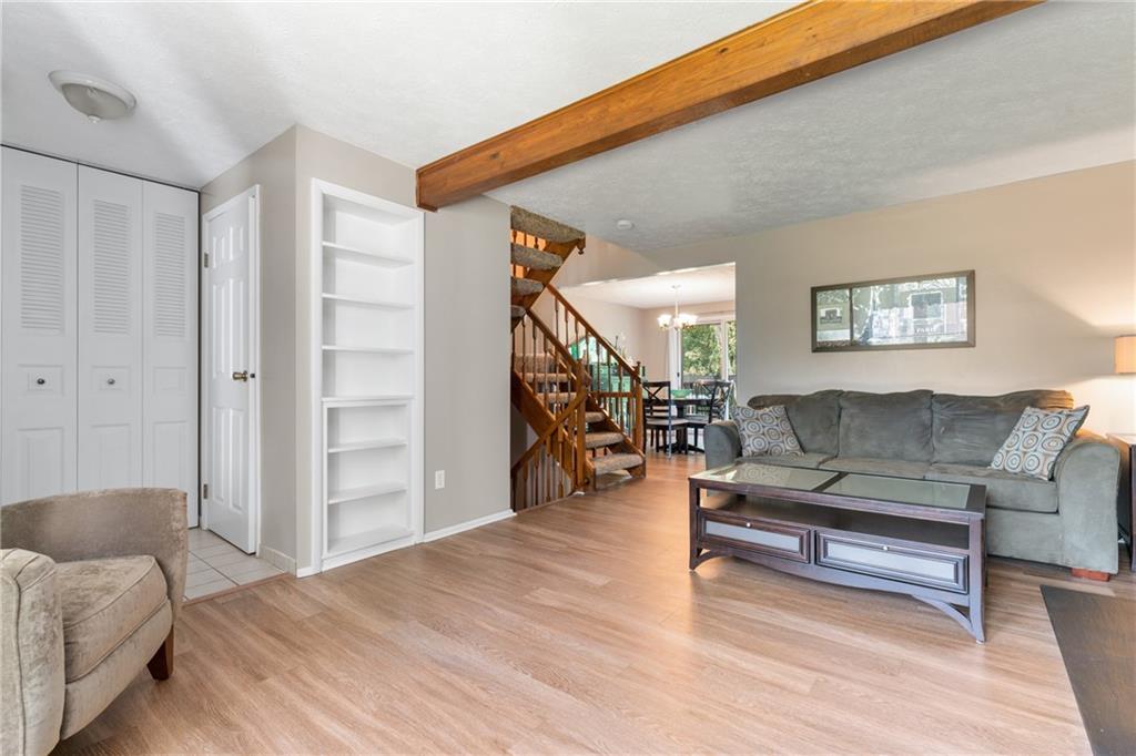 357 Shady Ridge Drive Monroeville, PA 15146 - Photo 4 of 23
