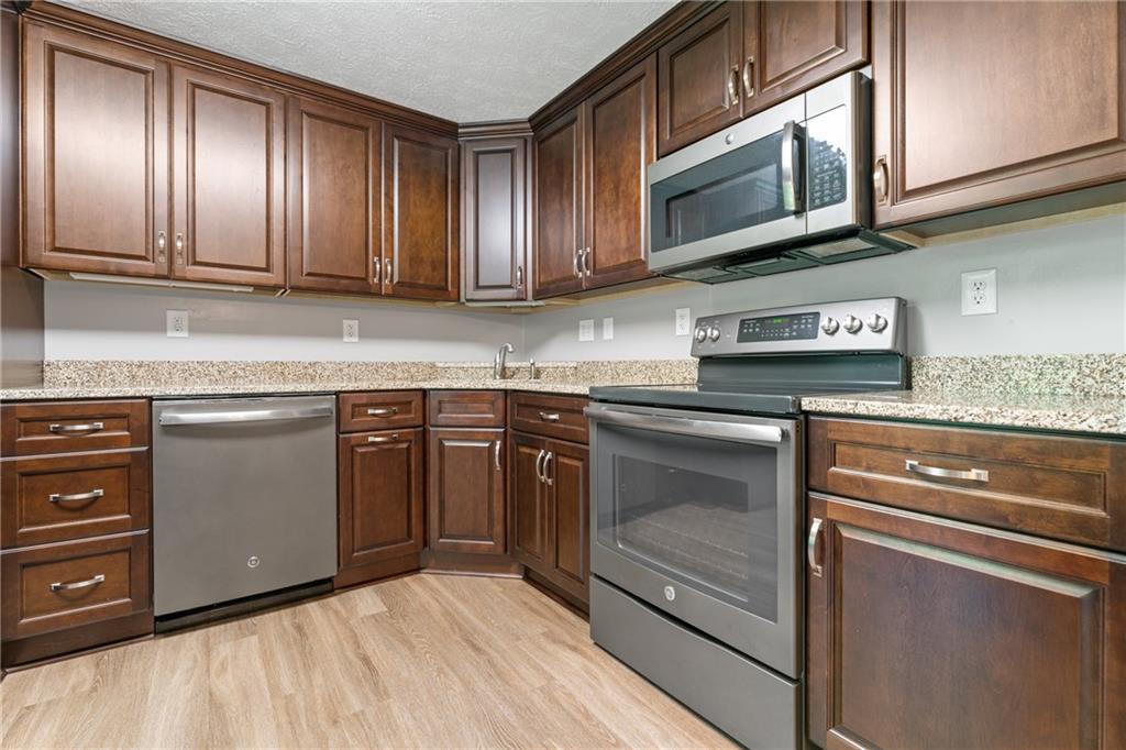 357 Shady Ridge Drive Monroeville, PA 15146 - Photo 8 of 23